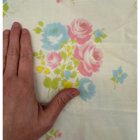 Vintage Pillowcases Floral 1970s Pink Blue Flowers Set of 2 Sears USA Retro Bedd - Picture 7 of 10